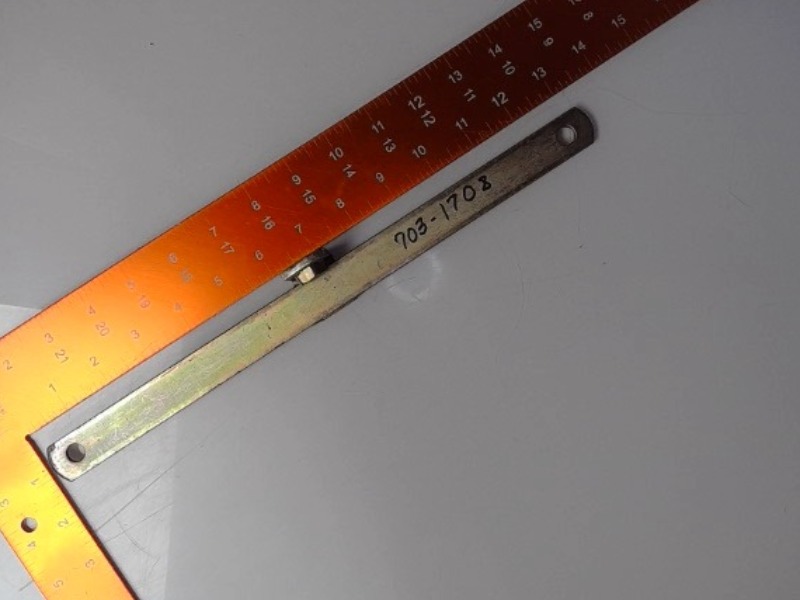 703-1708 Bar for CUB CADET