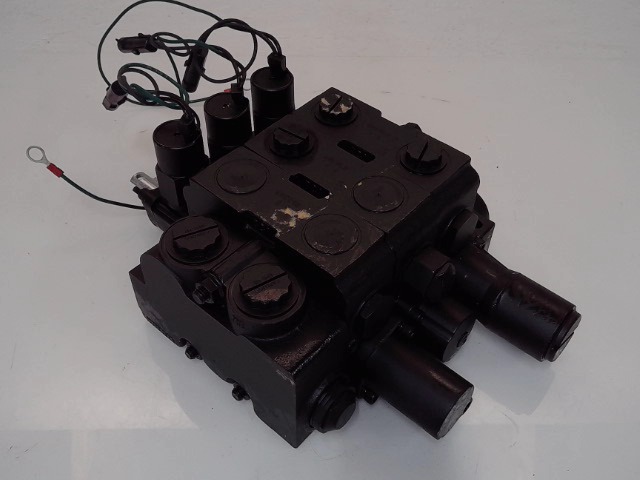 243348 Control Valve for GEHL MANITOU