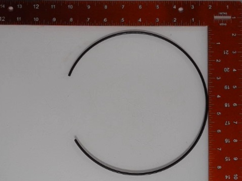 100559A1 Retainer
