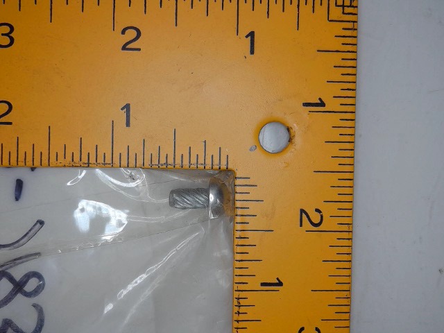 71835 Screw