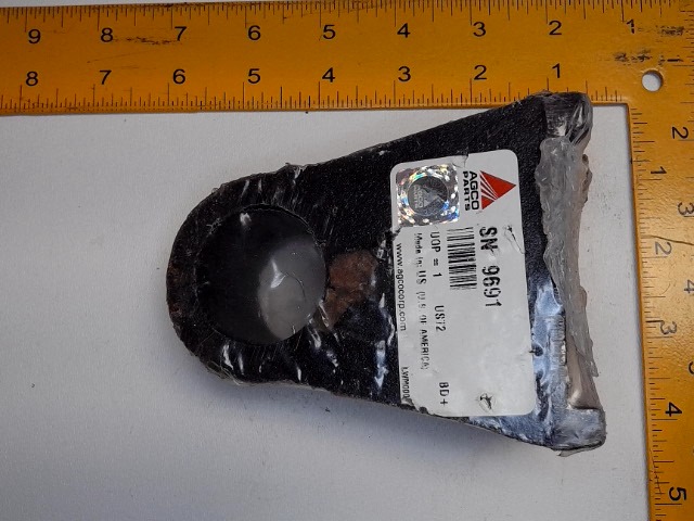 SN9691 Mount for AGCO