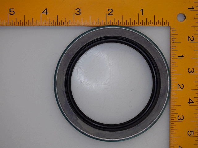81834073 CASE Seal