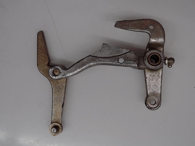 596107 AGCO Lever