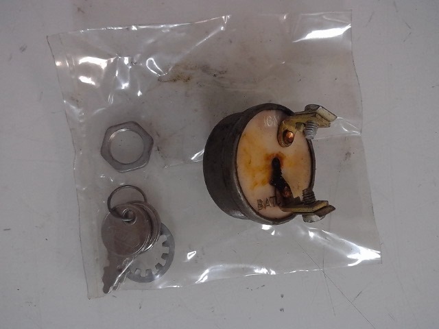 420-16779 Switch W/2 Key for GEHL MANITOU