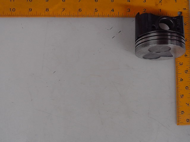 1E051-21900 Piston