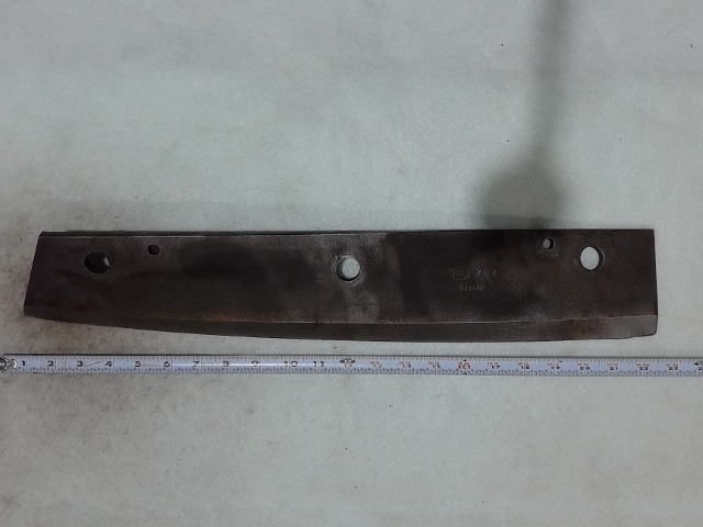 042617-U Blade-takeoff for GEHL MANITOU