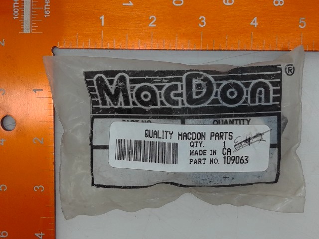 109063 MACDON Switch
