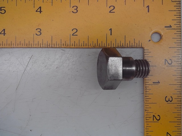 195228A Bolt for AGCO