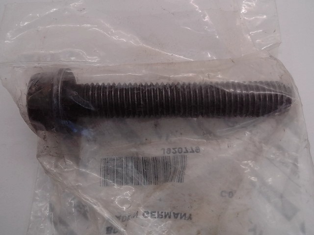 J920779 Flanged Bolt