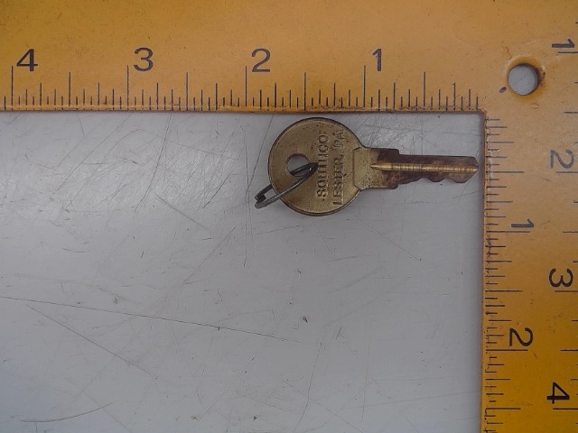 D8NN6N052AA Key for CASE NEW HOLLAND