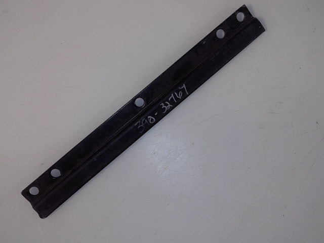390-32767 Brkt for GEHL MANITOU