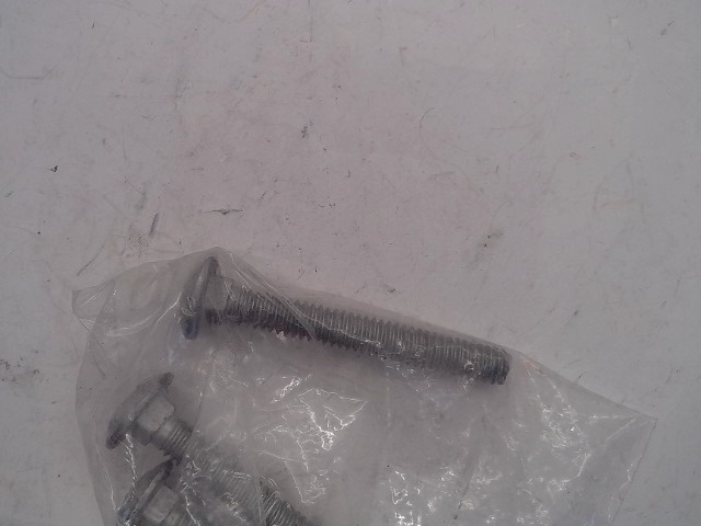 37C432 Bolt for BOBCAT
