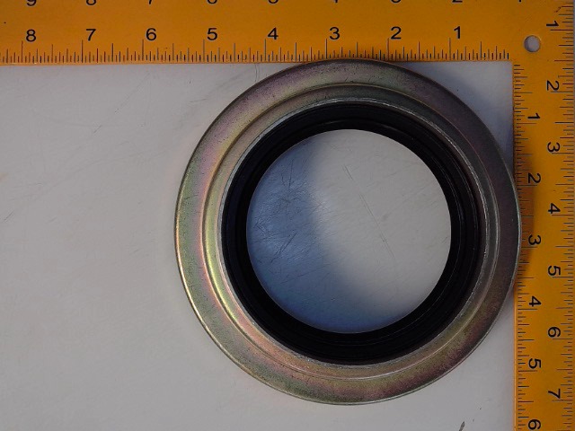 81875227 Retainer