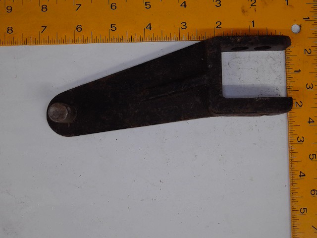 719-3098 Brkt for CUB CADET