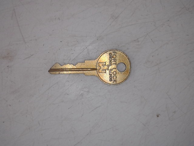 S.60185 Key for AGCO