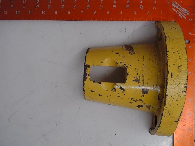 R57928 Hub Half for JOHN DEERE