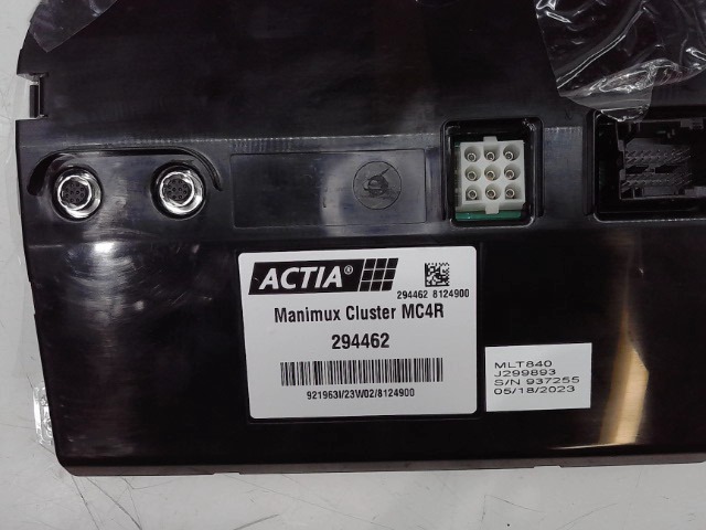 J299893 Cluster for GEHL MANITOU