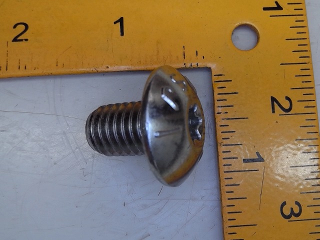 105135 MACDON Screw