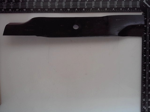 742-3041 Blade for CUB CADET