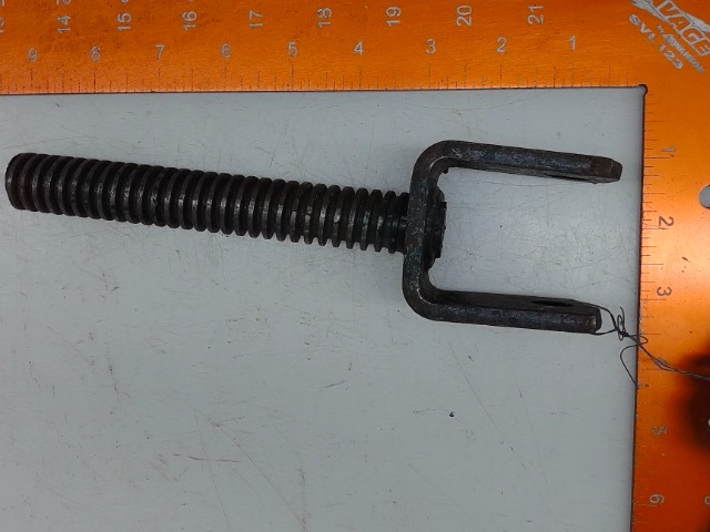 305295 AGCO Rod