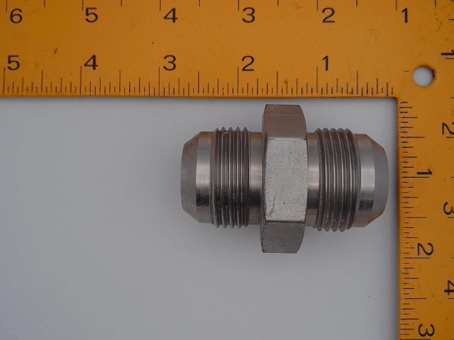 R58952 Fitting for JOHN DEERE