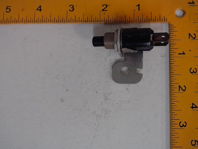 32-0006335 Switch for AGCO