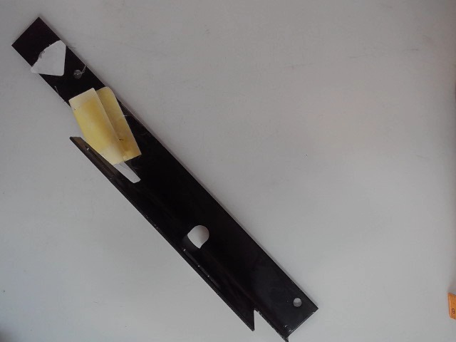 1661917C4 Brkt for CUB CADET