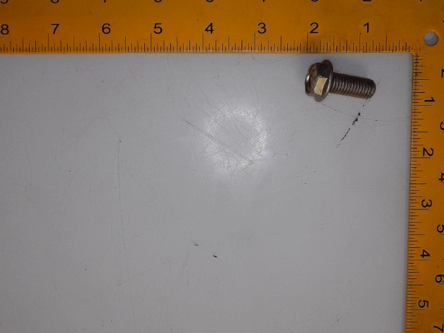 526256 AGCO Bolt
