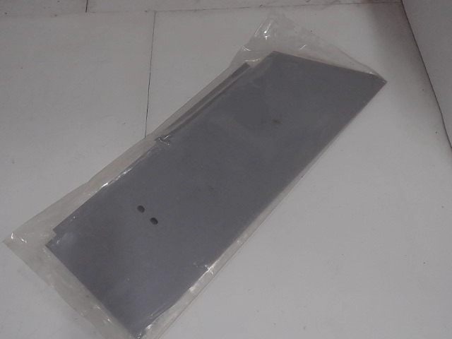 452238001 Skin