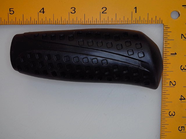 720-04139B Grip for CUB CADET