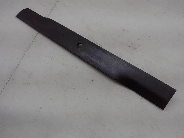 02000568 Blade for CUB CADET