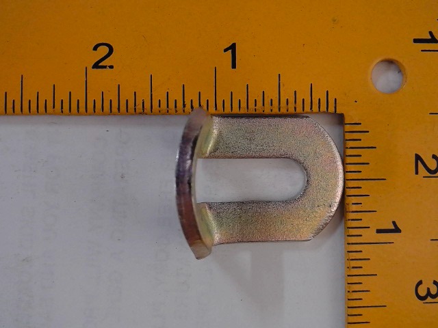 B1069M Clip for JOHN DEERE