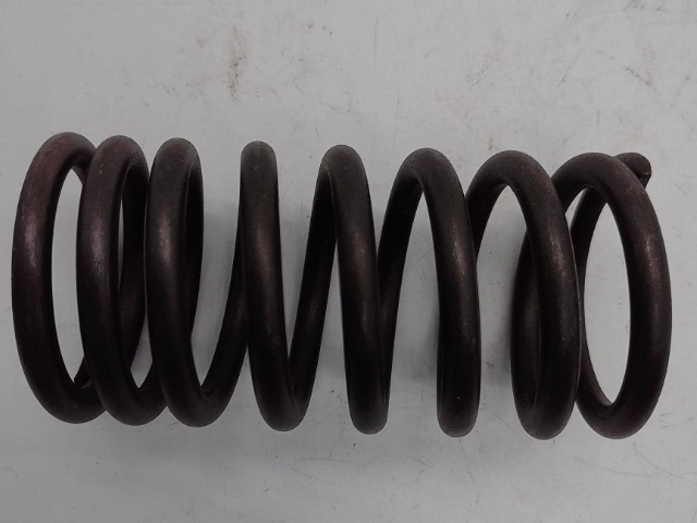 A-356951R1 Valve Spring for JOHN DEERE