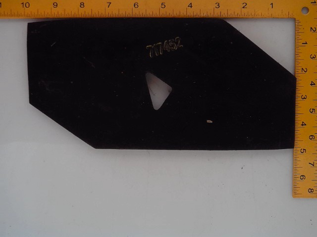717452 AGCO Flap