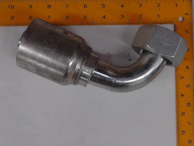 X11C78-38-20 Fitting for JOHN DEERE