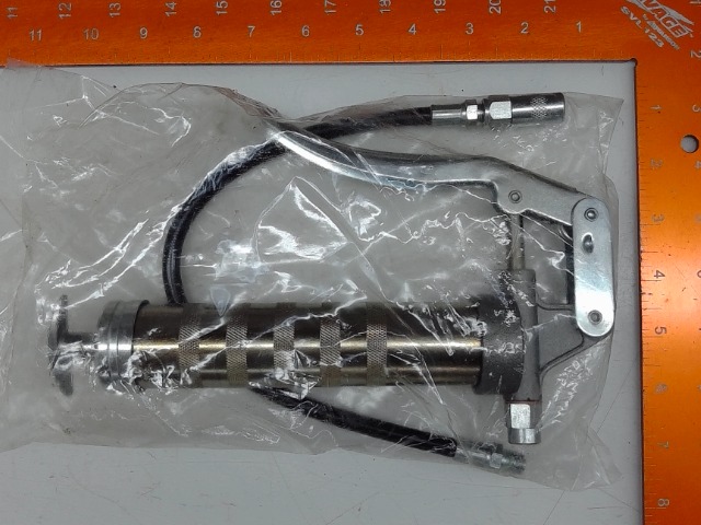 490-900-0005 Greese Gun Kit for CUB CADET