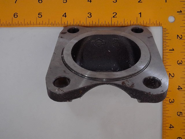 1006971 AGCO Yoke
