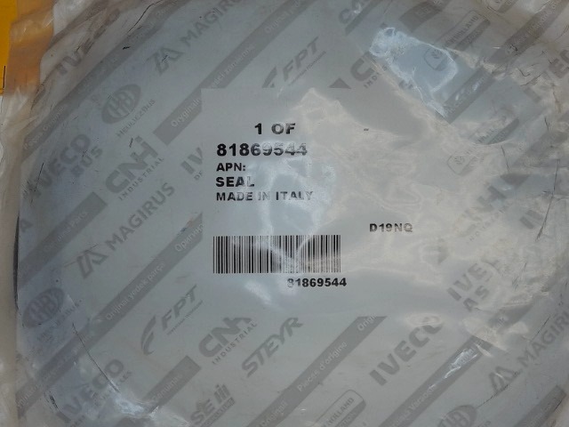 81869544 Seal for CASE