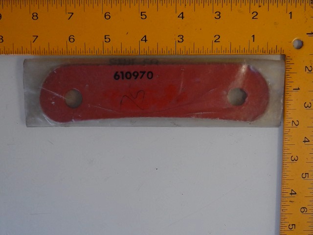 610970 2-hole Plate for GEHL MANITOU