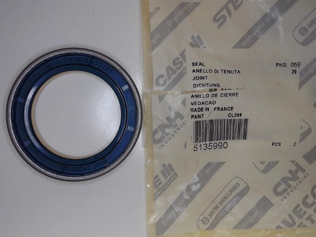 5135990 CASE Seal