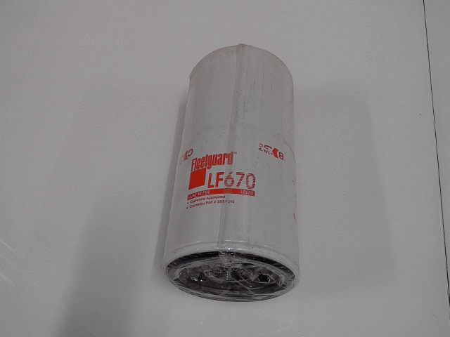 LF670 FLEETGUARD Oil Filter
