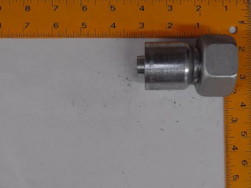 X1C943-25-12 Fitting for JOHN DEERE