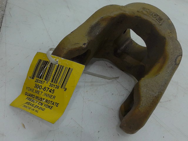W300-6745 Yoke/implement for AGCO