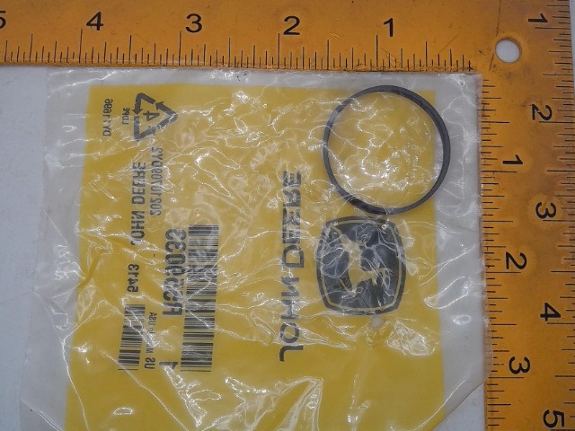 R559033 Seal for JOHN DEERE