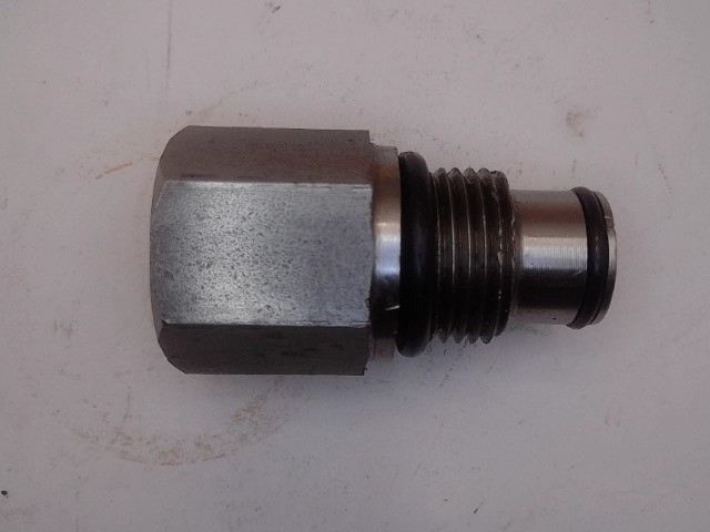 A-220-915 Plug for JOHN DEERE
