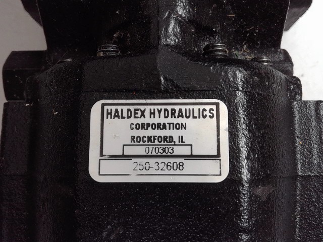 250-32608 Pump for GEHL MANITOU