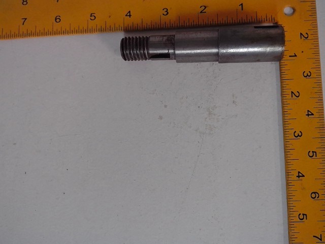 32-0004502 Stud for AGCO