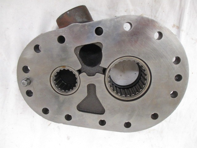 1B523 AGCO Hydpump Hsg Asy