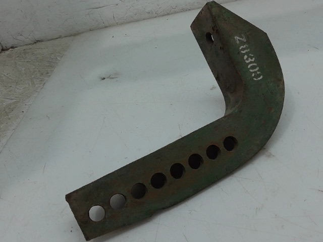 Z8309H Brkt for JOHN DEERE