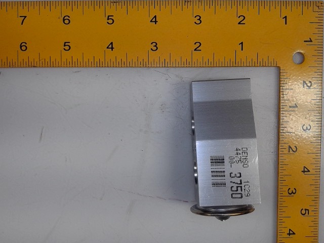 FXB00001045 Valve for JOHN DEERE